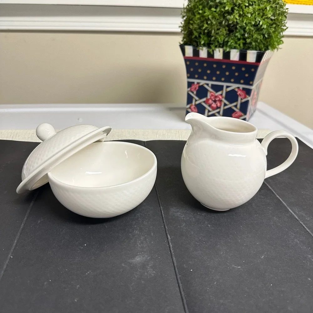 Villeroy & Boch Tipo White Creamer and Sugar Bowl w/ Lid set Porcelain NEW
